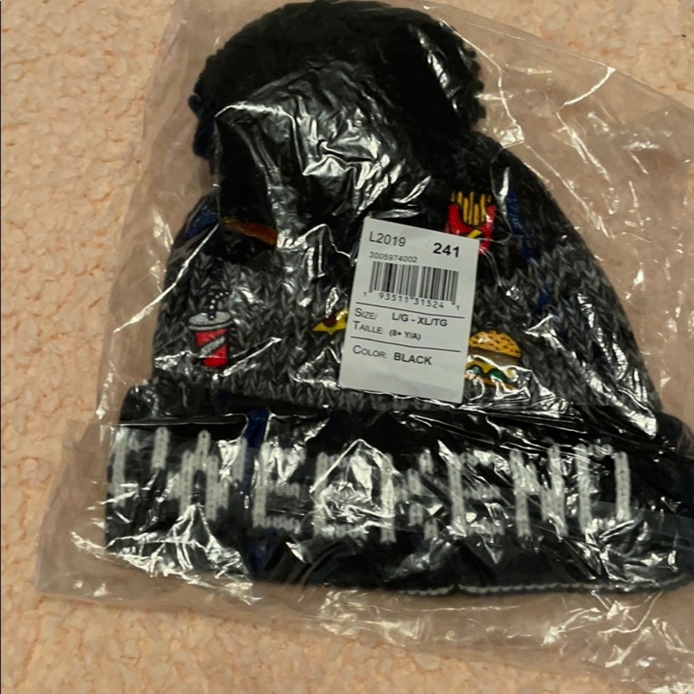 Children’s place brand new hat with ball on top